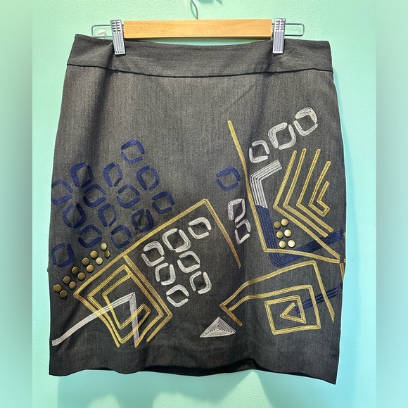 Pencil Skirt Size 10, Nygard Embroidered Accents Dark Grey 21 Inches Length - Picture 10 of 11